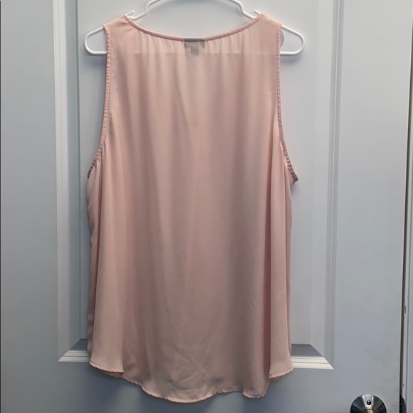 Like new, size 2 torrid blouse - Picture 2 of 10